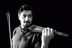 Violin tutor Sari from Victoria, BC