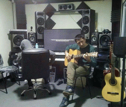 Guitar tutor Orkhan from North York, ON