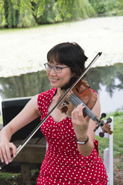 Violin tutor Louise from Vancouver, BC