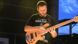 Bass Guitar tutor Duncan from Toronto, ON