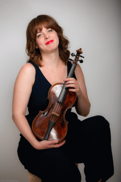 Violin tutor Daphne from Montreal, QC