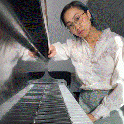 Piano tutor Jennifer from Montreal, QC
